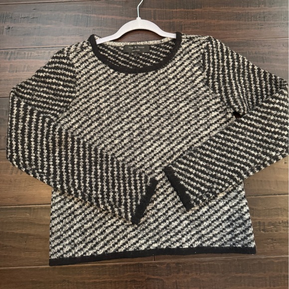 Rag & Bone 100% wool black white grey classic quiet luxury crew neck sweater - Picture 3 of 10